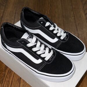 Vans Classic Black and White Low-Tops
